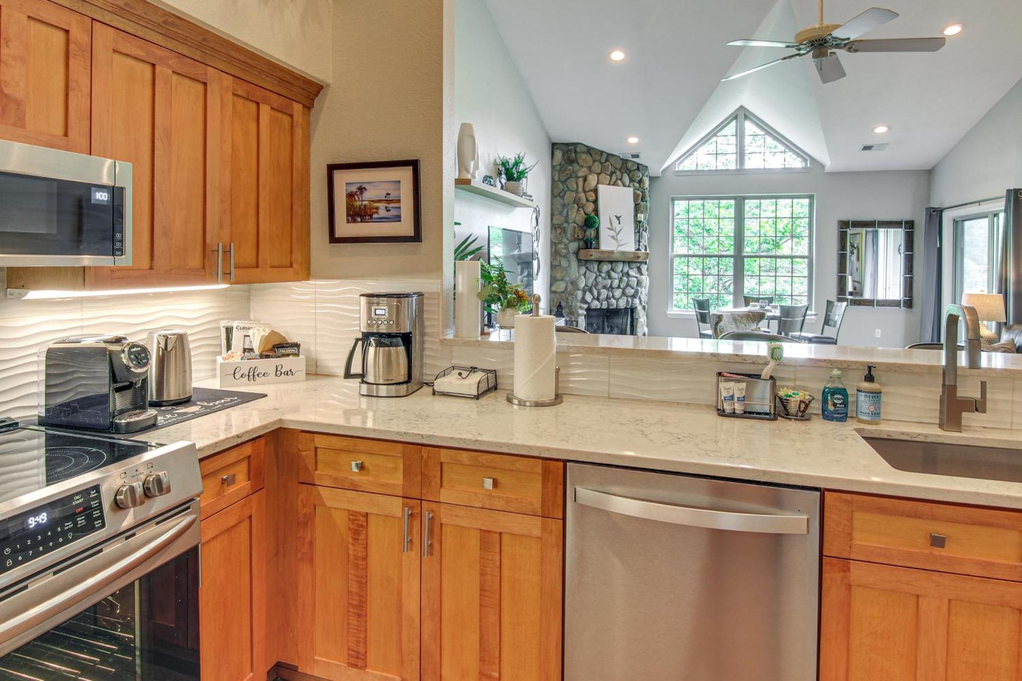 Lake Lure Condo With Resort Pool And Beach Access! 외부 사진